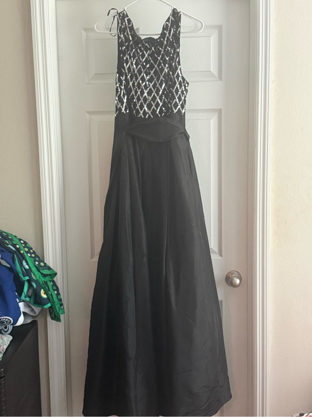 Jessica Howard Black Beaded Bodice Evening Gown - Picture 4 of 4